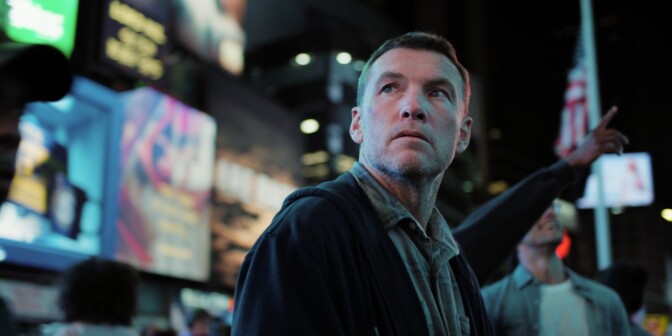 Sam Worthington axlar huvudrollen som David i "Tills jag hittar dig" hos Netflix.