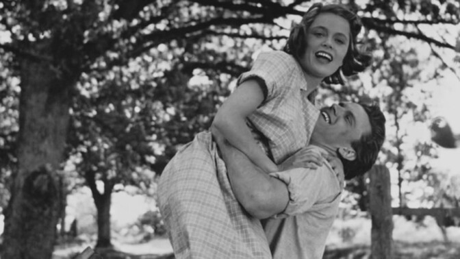 Ulla Jacobsson och Folke Sundquist i "Hon dansade en sommar"
