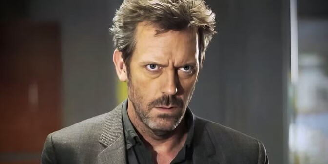 Hon sågade ”House” i sociala medier – fick syrligt svar av Hugh Laurie