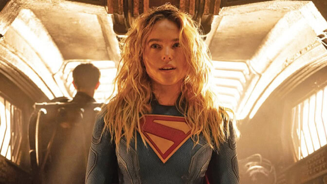 Milly Alcock som Supergirl.