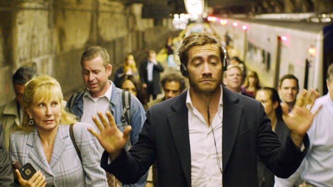 Jake Gyllenhaal hanterar sorg på udda sätt i dramakomedi – klättrar på Netflix