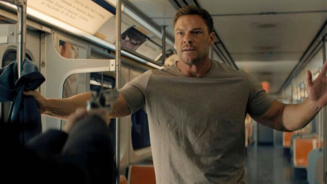 ”Reacher” blodar ner New York i första trailern till säsong 4
