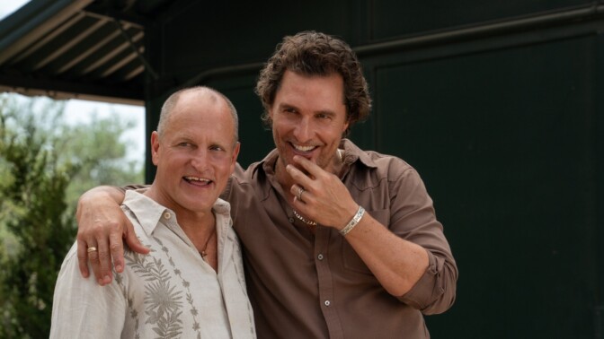 Se Matthew McConaughey återförenas med Woody Harrelson efter 12 år i ny komedi