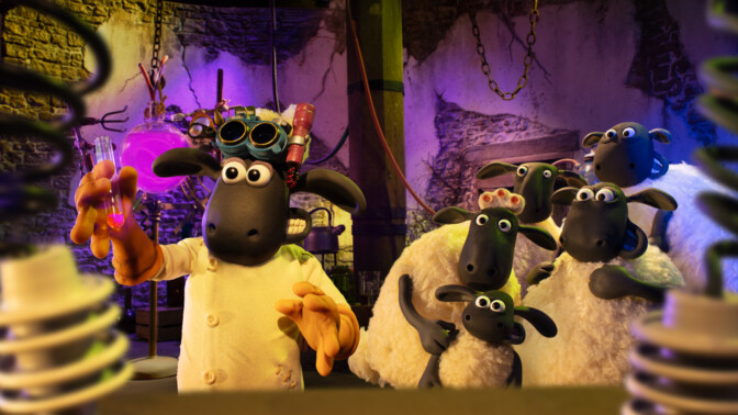 Fåret Shaun är tillbaka i skräckdoftande retro-trailer för ”Monstret på bondgården”