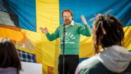 Svensk komedi är 5:a på biotoppen – utmanar Hollywood-filmerna