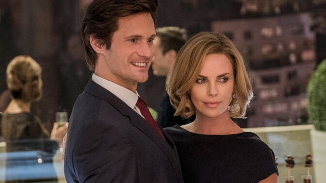 Ikväll på tv: Alexander Skarsgård är sexig premiärminister i ”ett måste” för romcom-fans