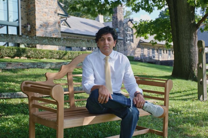 Vilken twist – M. Night Shyamalan blir Youtuber