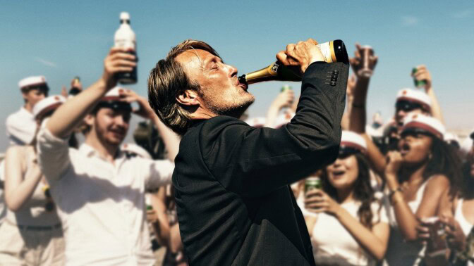 På tv ikväll: Mads Mikkelsen super till rejält i tokhyllat danskt drama från 2020