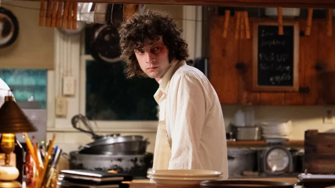 Dominic Sessa spelar en ung Anthony Bourdain i "Tony". 