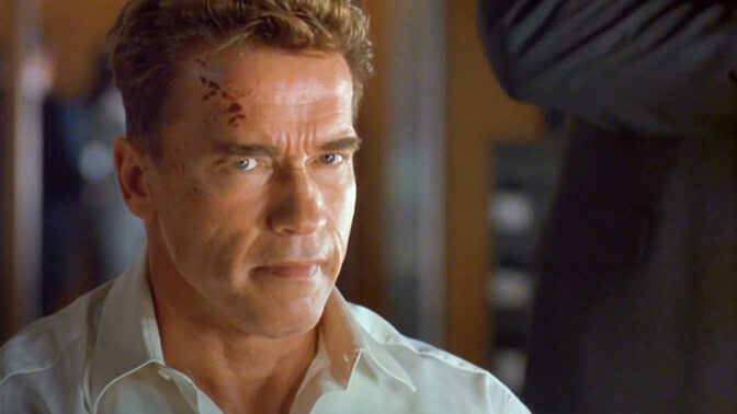 Arnold Schwarzeneggers actionfilm fick skjutas upp efter 9/11 – visas på tv ikväll