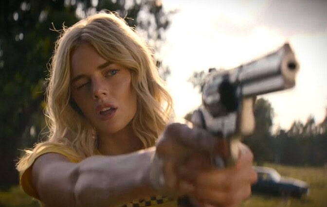 Samara Weaving tar sikte. 