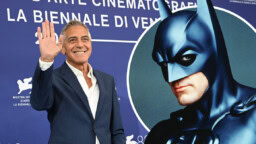 George Clooney prisas för sin karriär – skämtar om fiaskot från 1997
