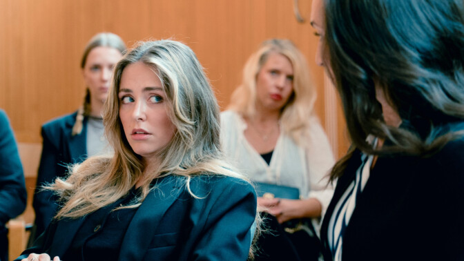 2026 års bästa svenska tv-serie ”har tittaren i ett strypgrepp”