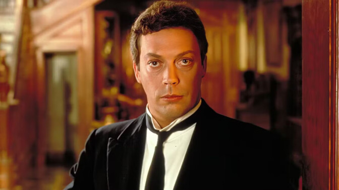 Tim Curry i "Clue – Mordet är fritt".