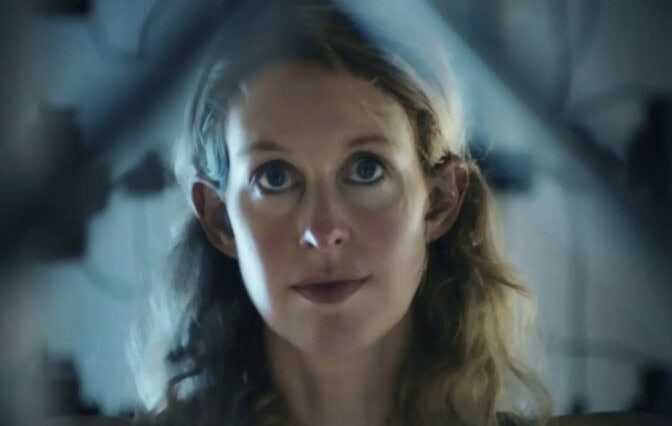 Elizabeth Holmes i "You Can See Everything"