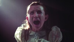 Skräckfilmen från 2002 är hetast på Netflix just nu – öppningsscenen är brutal
