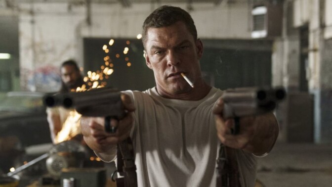 Alan Ritchsons nya actionfilm har varit på gång i 16 år – nu finns den att se digitalt