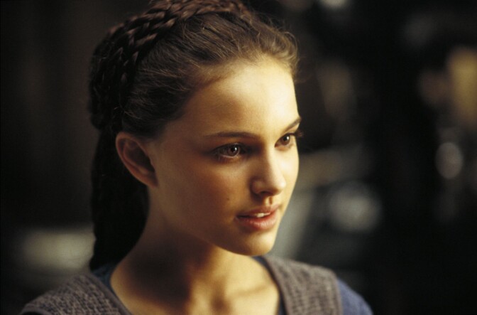 Natalie Portman öppnar upp om hårda ”Star Wars”-sågningarna: ”En tidig läxa”