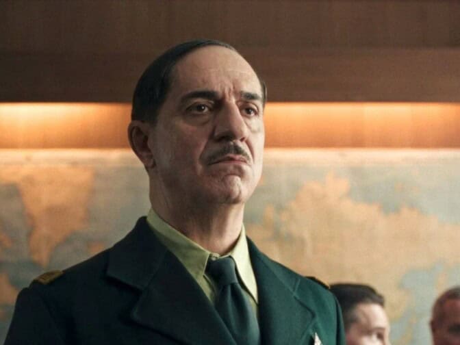 Simon Abkarian i "De Gaulle: Frihetens röst"