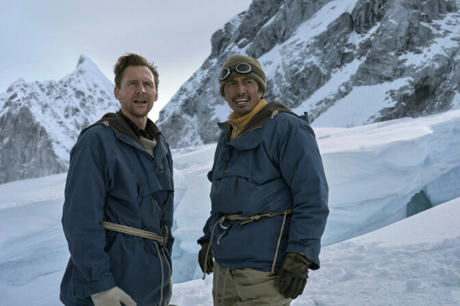 Tom Hiddleston och Genden Phuntsok i "Tenzing".