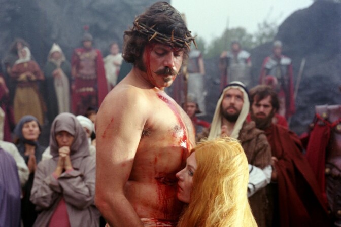 Oliver Reed och Vanessa Redgrave i kast med obsceniteter i "Djävlarna"